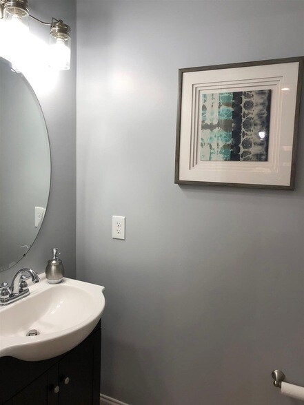 Building Photo - 3107 Blue Sky Dr