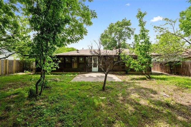 Building Photo - 5502 Salem Walk Dr