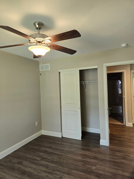 Building Photo - 75 Lucinda Dr