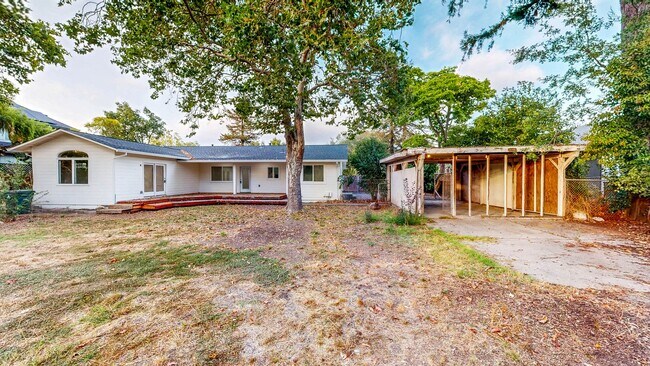 Building Photo - Bright & Clean Single Level FIVE bedroom i...
