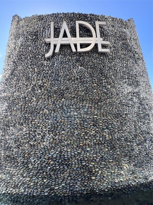 Building Photo - 1331 Brickell Bay Dr