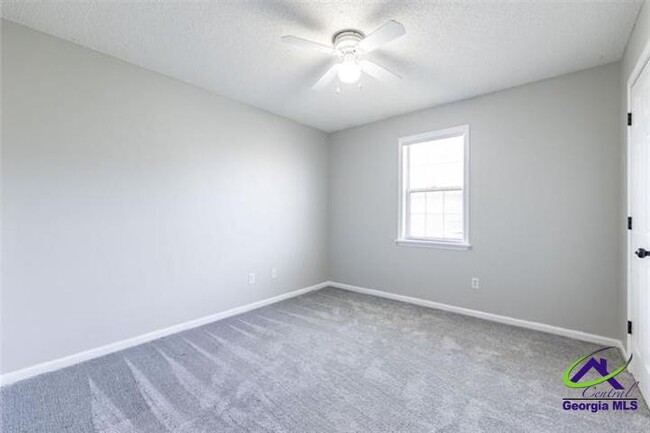 Building Photo - 104 Brittland Dr
