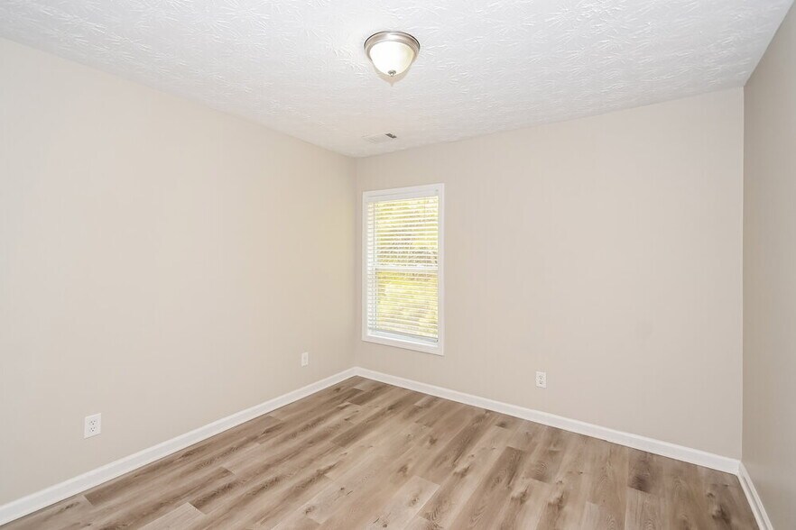 Building Photo - 222 Winterbury Dr