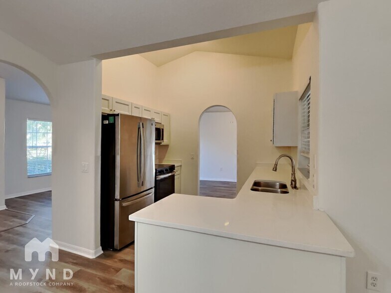 Building Photo - 2617 Hawthorne Ln