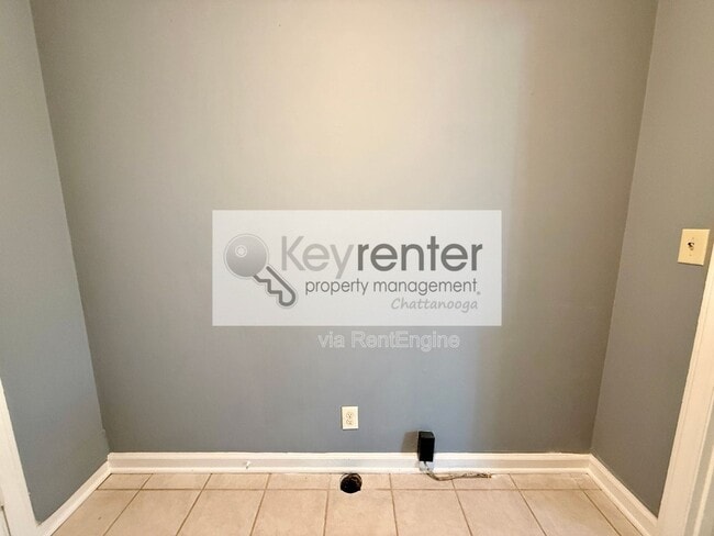 Building Photo - 221 Robert E Lee St