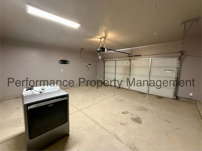 Building Photo - Stunning 4 Bed/3 Bath NW Bakersfield Home w/ Solar, RBP & $0 Deposit Option