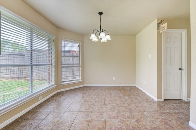 Building Photo - 138 W New Meadows Dr