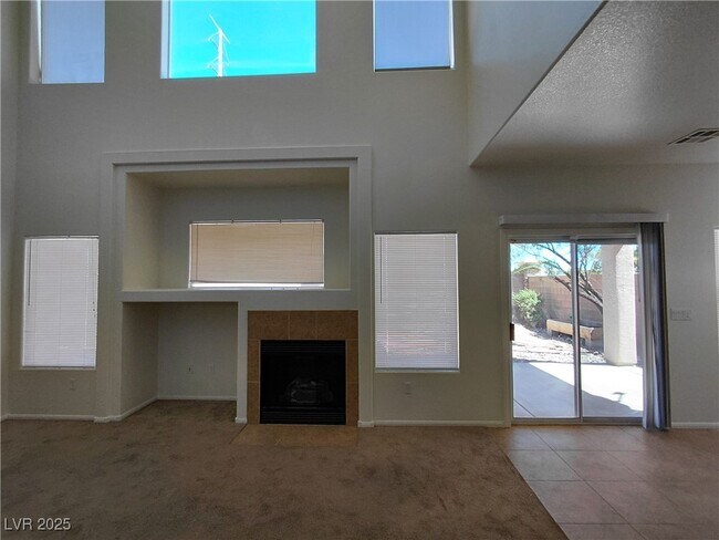 Building Photo - 452 Crocus Hill St