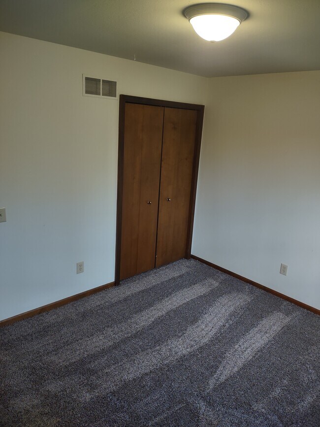 Bedroom 1 upstairs - 3810 Gettysburg St