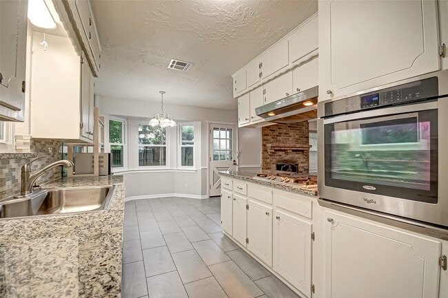 Building Photo - 9623 Philmont Dr