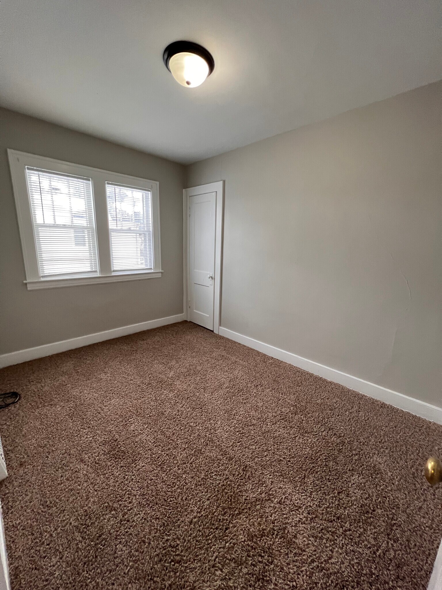 Building Photo - 1343 Houseman Ave NE