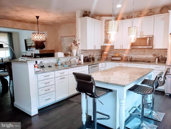 Building Photo - 22 Maxwell Square