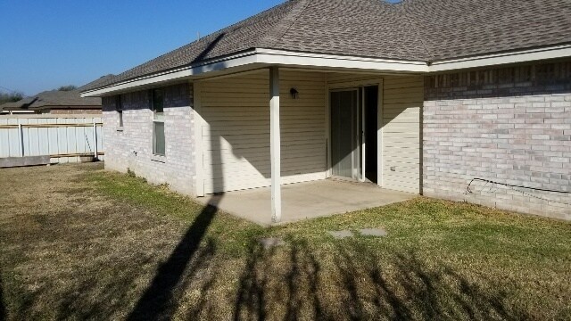Building Photo - 7215 Upland Bend Dr