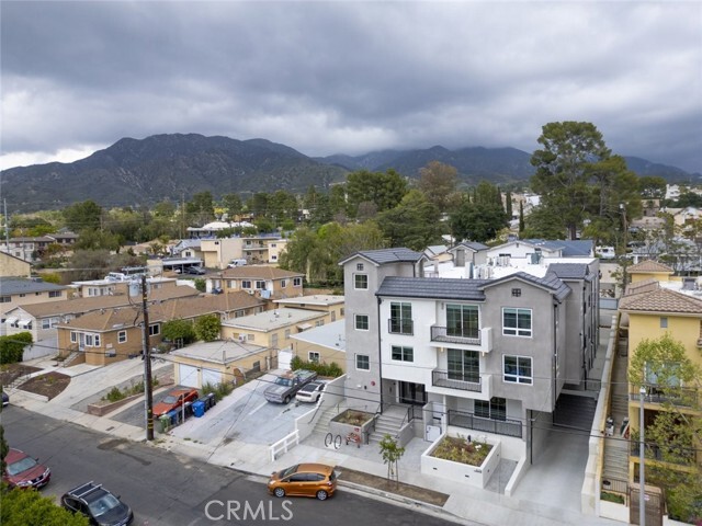 Building Photo - 10218 Fernglen Ave