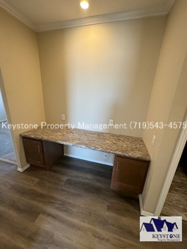 Building Photo - 1051 E Platteville Blvd