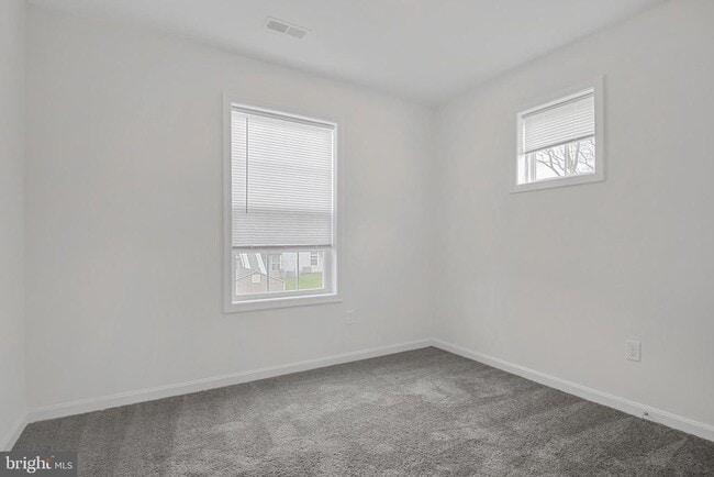Building Photo - 2801 Pinewood Ln