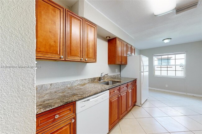 Building Photo - 841 SW 63rd Ave