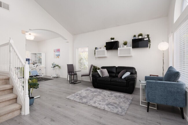 Building Photo - Good sized Summerlin home with large backyard