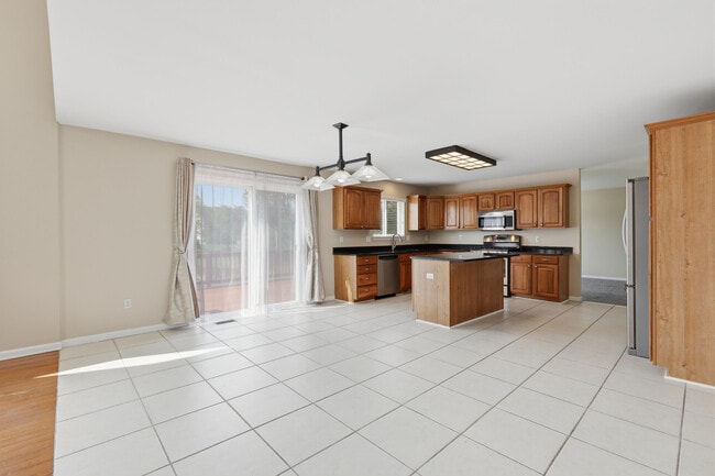 Building Photo - 26493 Isleworth Point