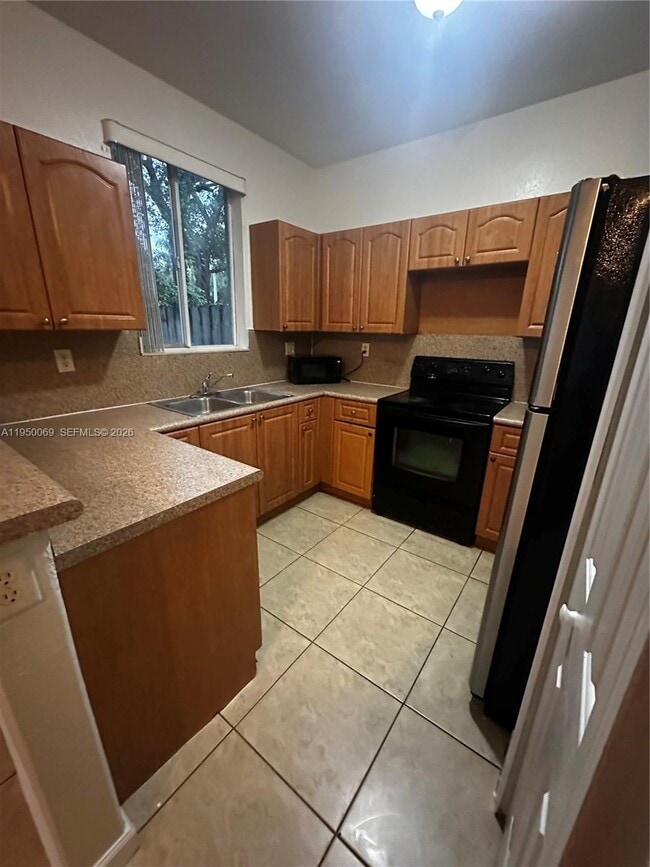 Building Photo - 2818 SE 15th Rd