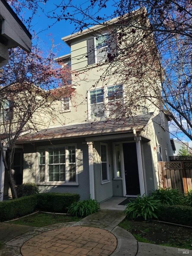 Building Photo - 715 Ponder Court