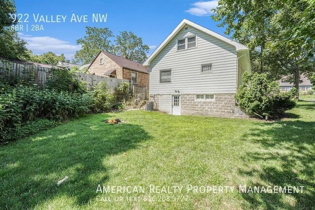 Building Photo - 922 Valley Ave NW