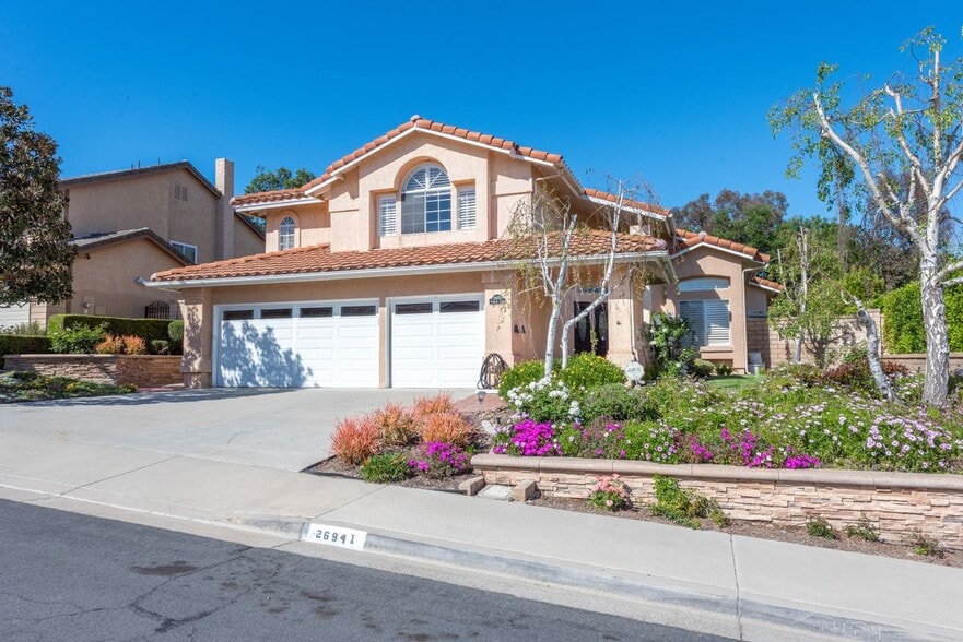 Primary Photo - 26941 Pembroke Ln