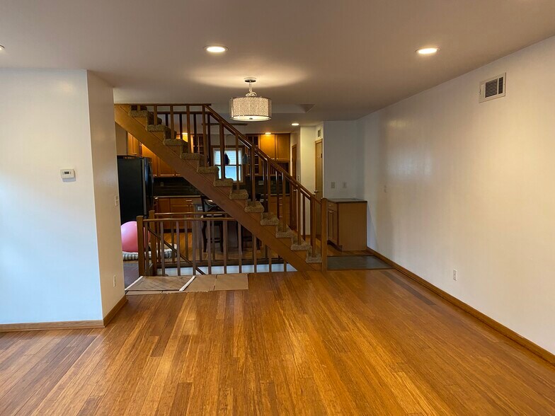 Living room - 2530 Bristol Ter