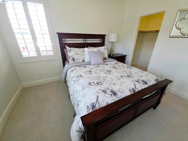 Building Photo - 2488 Remy Cantos Dr