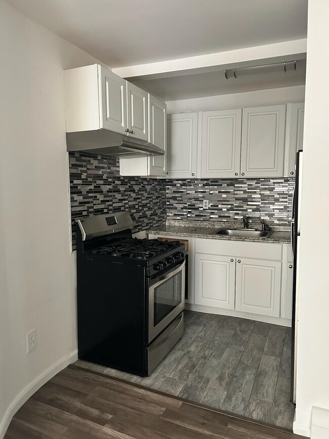 Building Photo - 344 Pavonia Ave