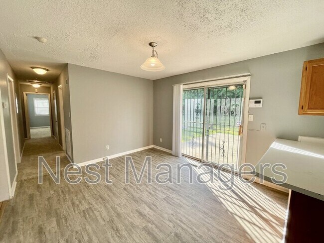 Building Photo - 7401 Paxton Dr