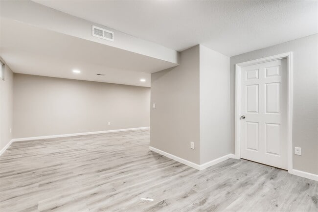 Building Photo - 1732 Florence St