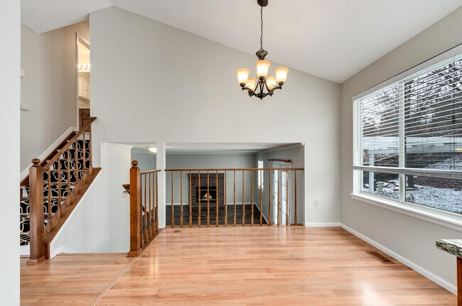Building Photo - 1458 Sunnyside St