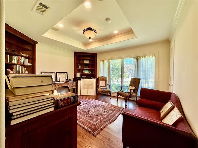 Building Photo - 7141 Twin Tree Ln