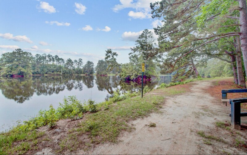 Building Photo - 520 Crossland Dr