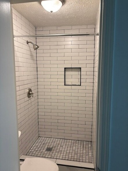 Building Photo - 4610 Greenbriar Trail SW