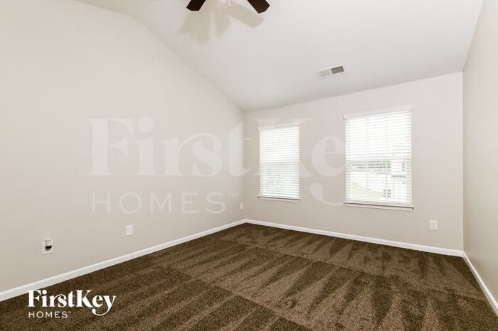 Building Photo - 1556 Kilstrom St