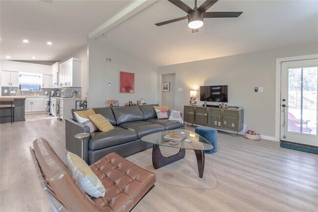 Building Photo - 1622 Cattle Trail