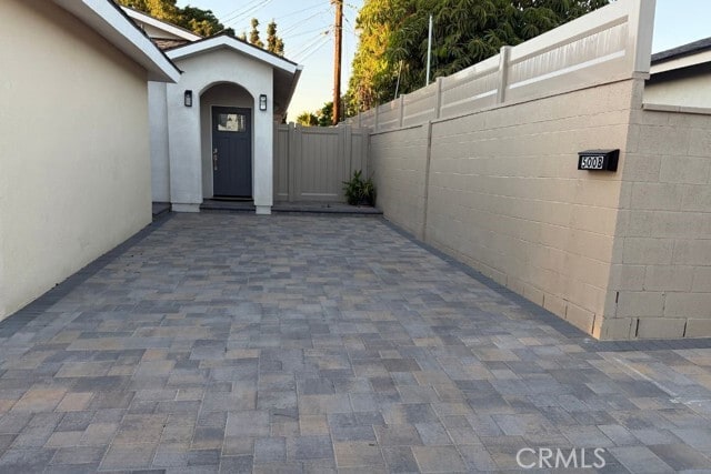 Building Photo - 500 N Resh Pl