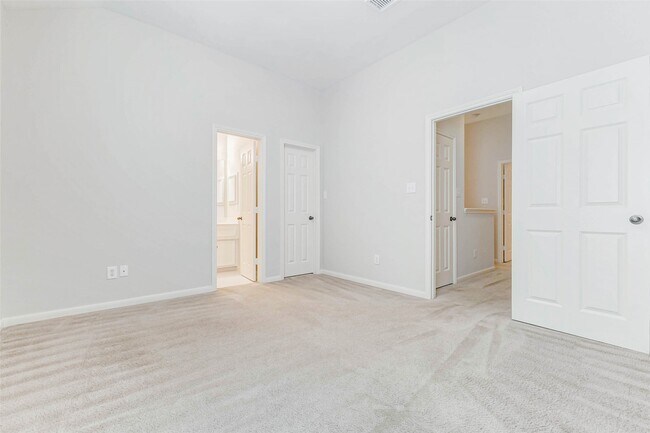 Building Photo - 30 Waugh Dr