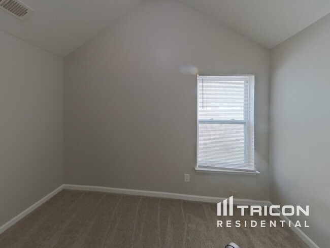 Building Photo - 6466 Splitpine Ct