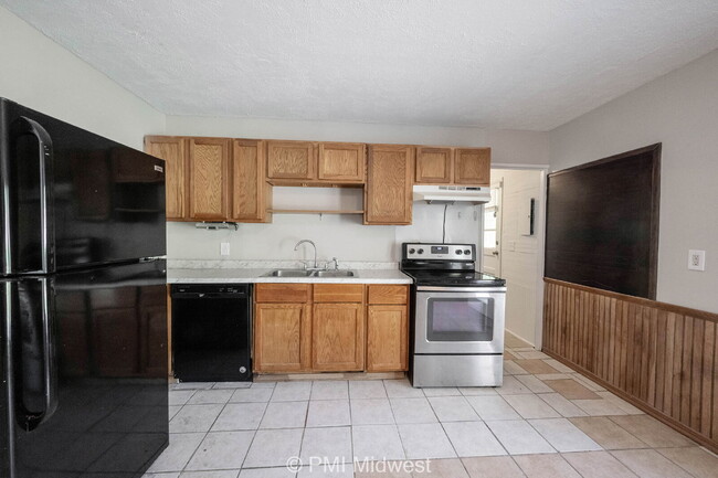 Building Photo - 3926 Malibu Dr