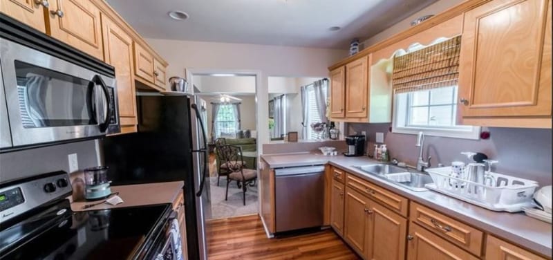 Building Photo - 1313 18th Ave