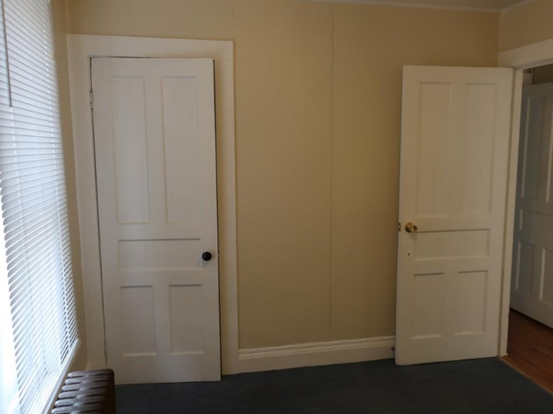 Building Photo - 280 Easton St