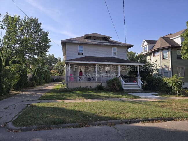 Building Photo - 320 Highland Ave