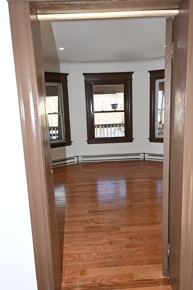 Building Photo - 203 Cooke St