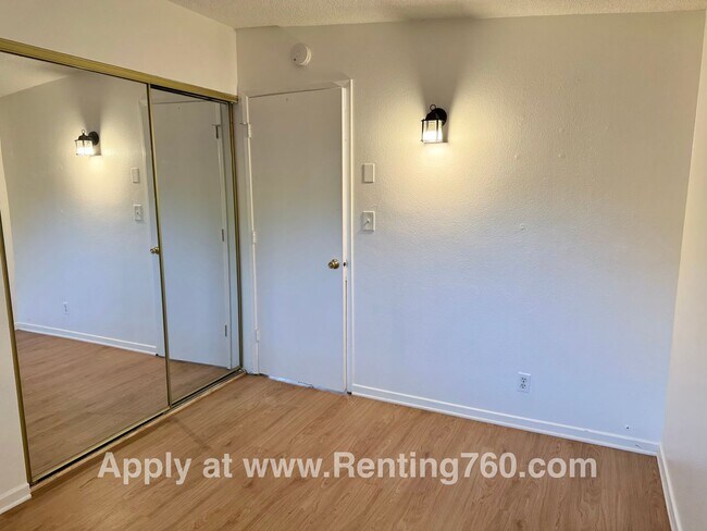 Building Photo - Pleasant 1 Bed 1 Bath!