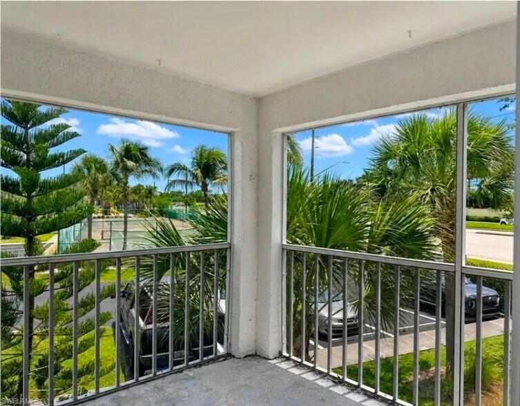 Building Photo - 150 Santa Clara Dr