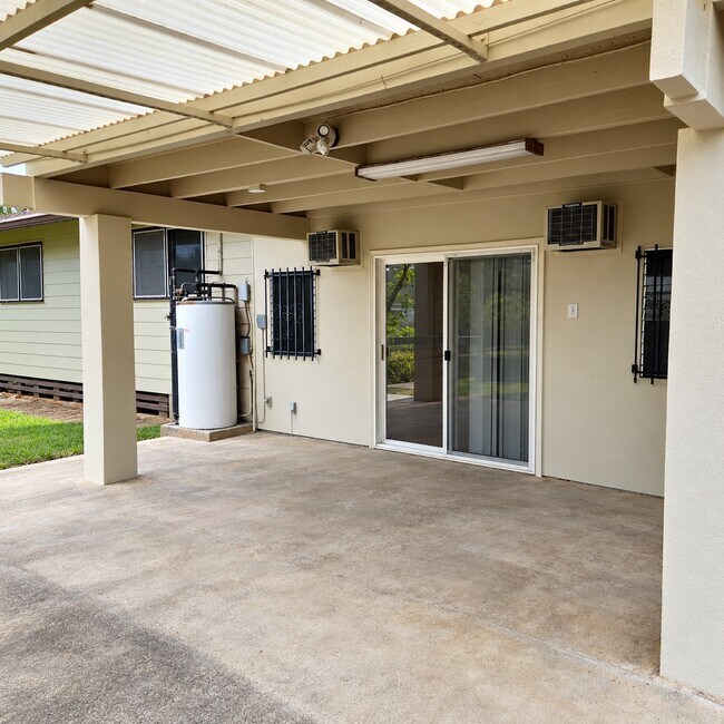 Building Photo - 1551 Kuahaka St