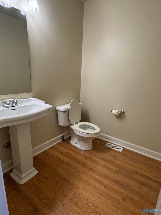 Building Photo - 101 Willowmere Cir